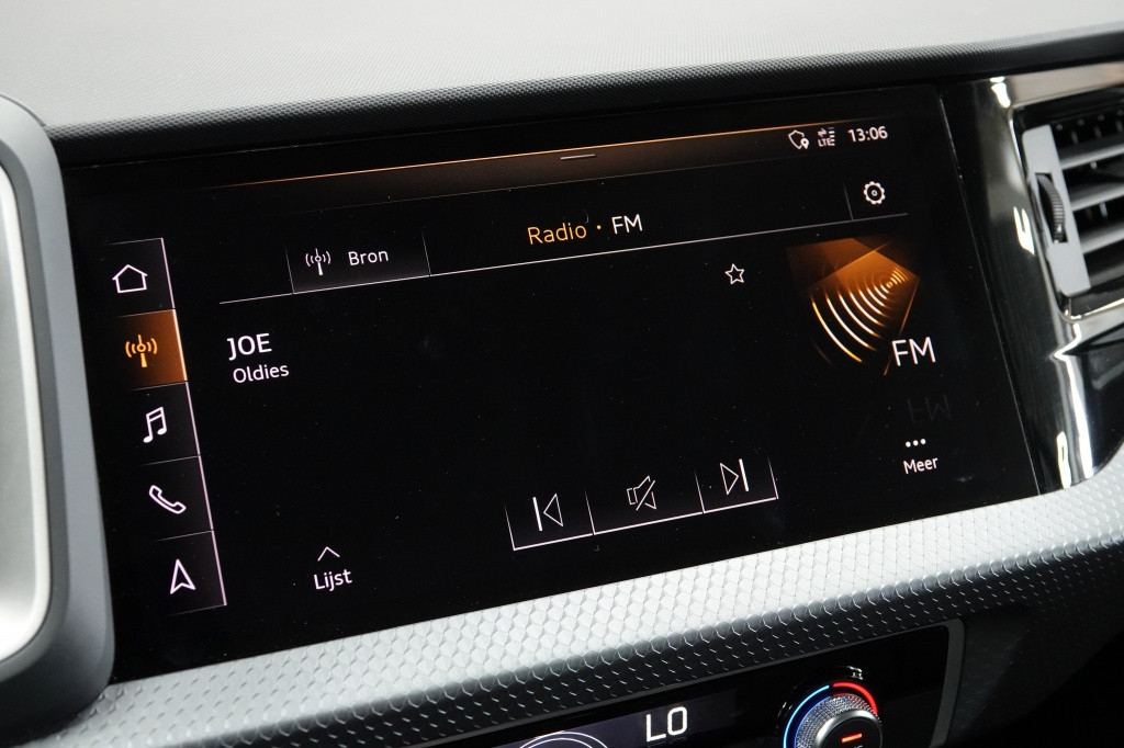 Audi A1 Sportback 35 tfsi | black edition | camera | carplay |