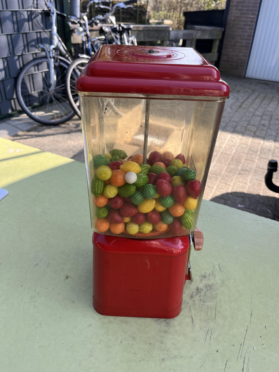 Kauwgomballen automaat S & B