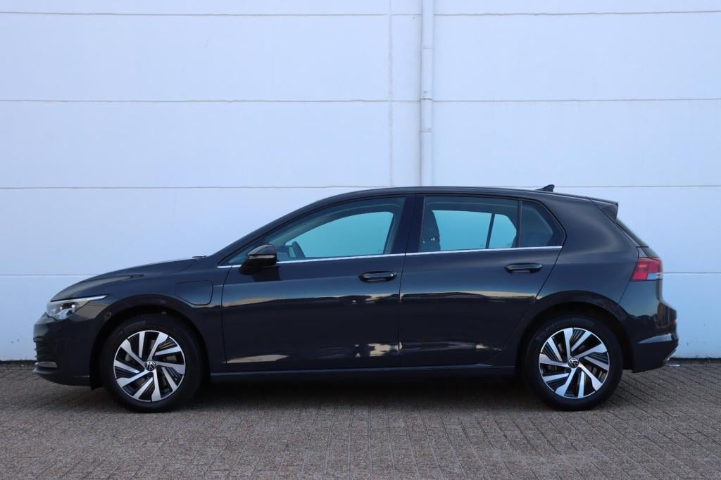Volkswagen Golf 1.4 ehybrid style 204pk dsg6 | soh 89,2% |