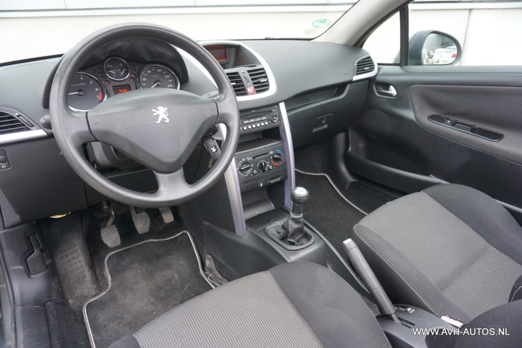 Peugeot 207 cc 1.6 vti