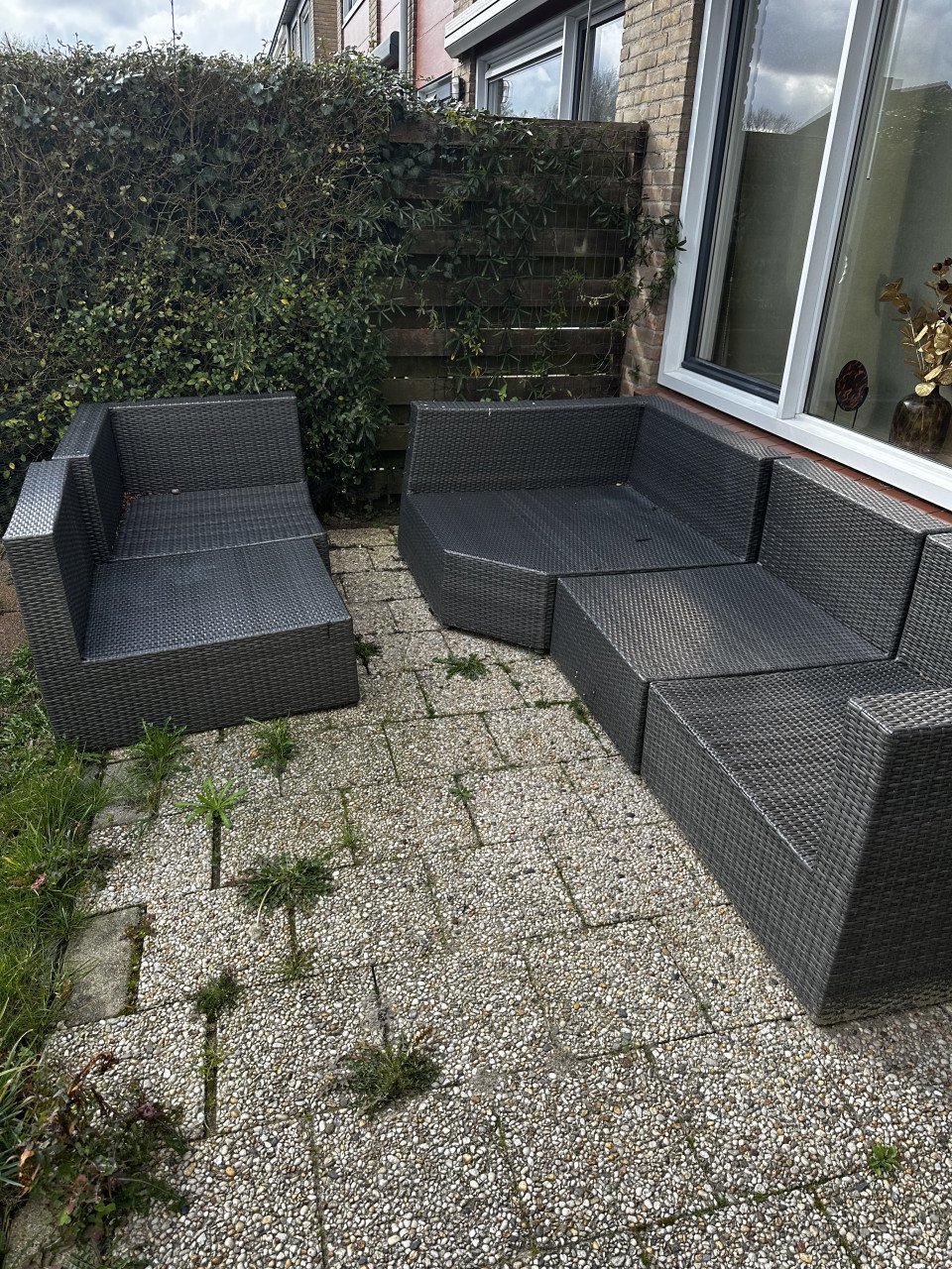 Tuinset lounge zonder kussens nog goede staat