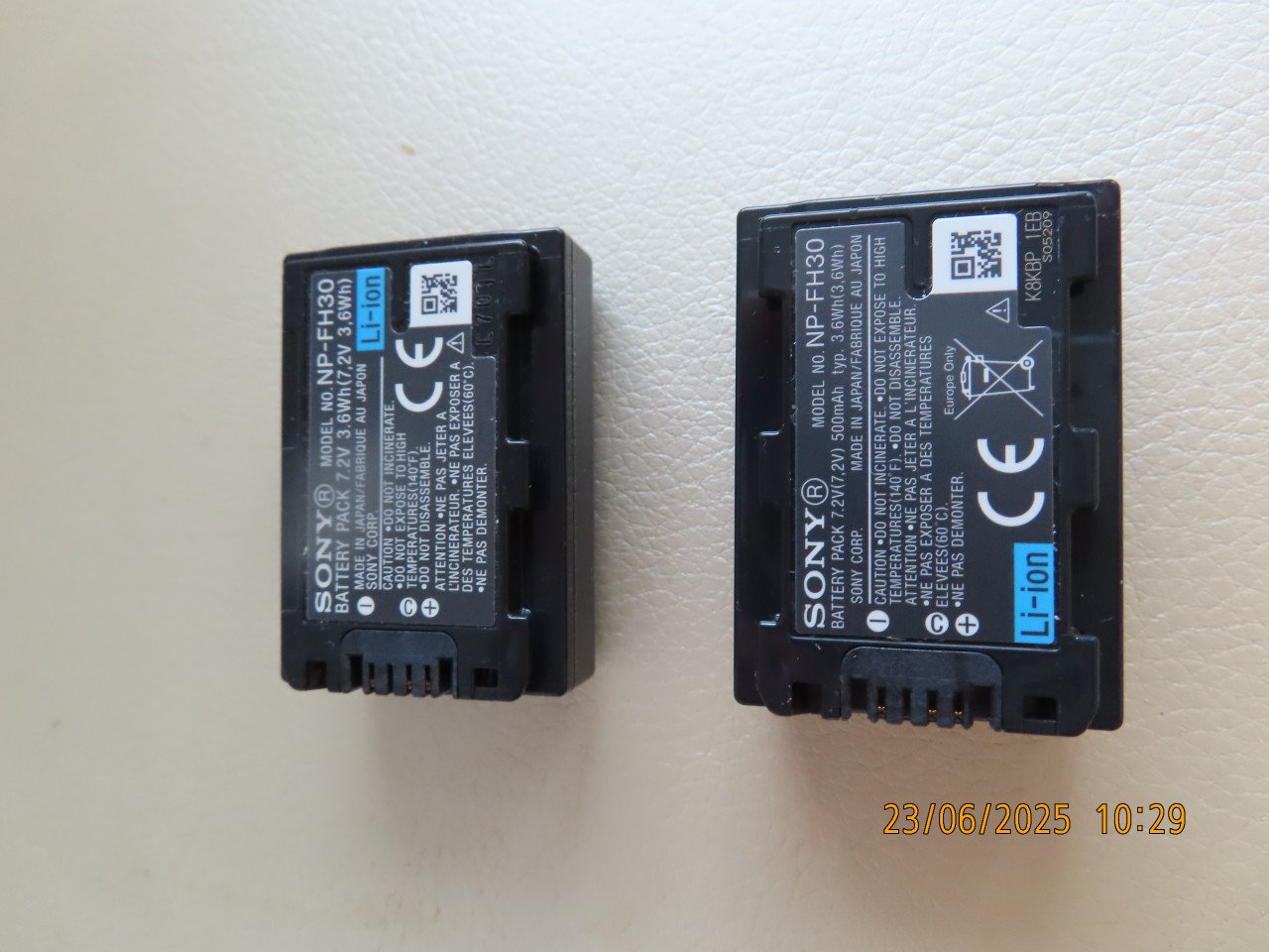 Sony NP-FH30  batterij Li-ion 7,2V 3,6Wh Info Lithium 2 stuks €.10,00