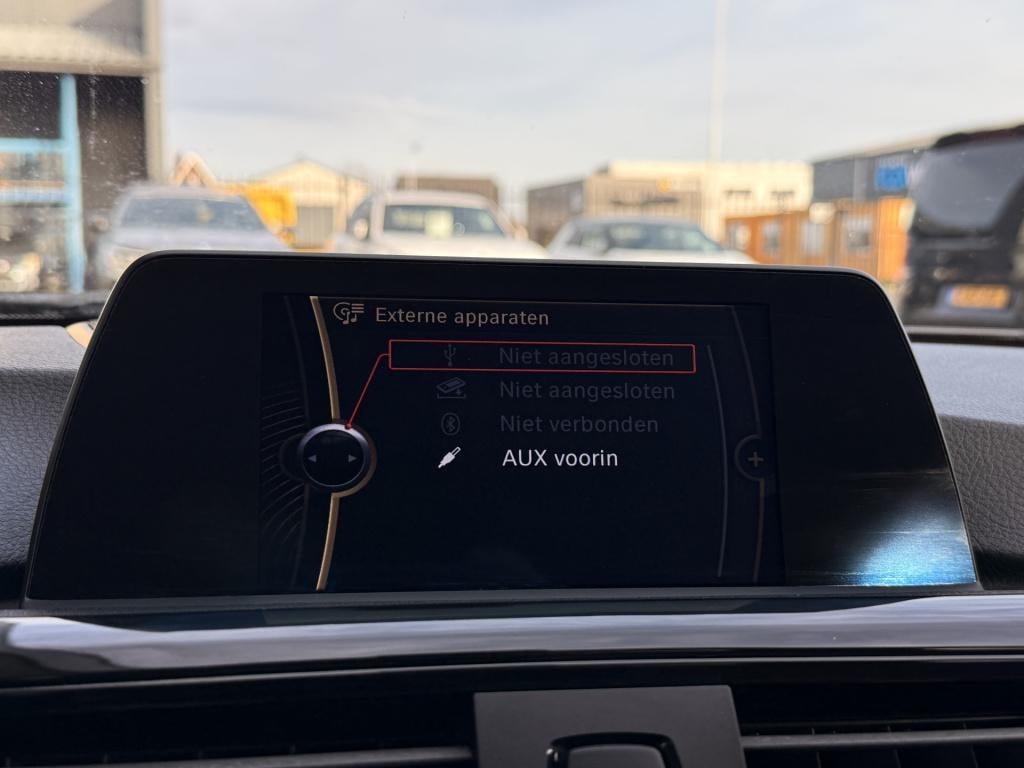 BMW 3-serie 320i high executive | harman/kardon | leder | v + a parkeersens