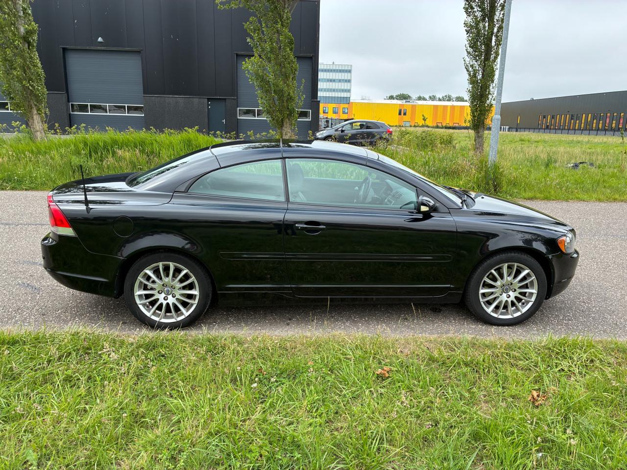 Volvo C70 2.4 140PK Zwart
