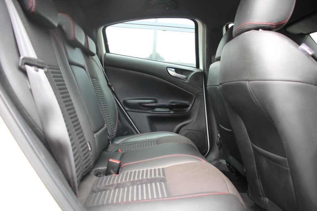 Alfa Romeo Giulietta 1.4 t turbo sportiva tct automaat - xenon - leder - st