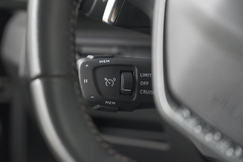 Peugeot 5008 puretech 130 eat8 active | 7 zitplaatsen | camera | navigatie 
