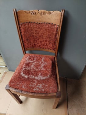 Ouderwetse eetstoelen