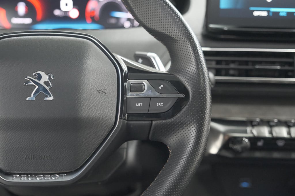 Peugeot 3008 1.6 puretech 180 gt | panoramadak | adaptieve cruise control |