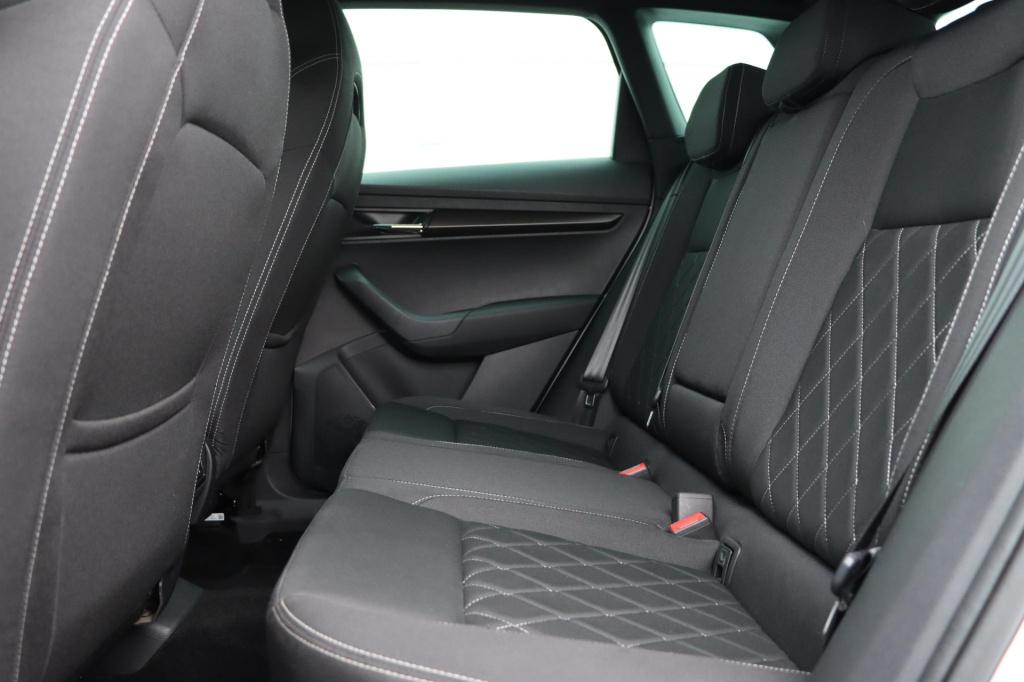 Skoda Karoq 1.5 tsi act style 150pk dsg7 | stoel voor+ achter verwarming | 