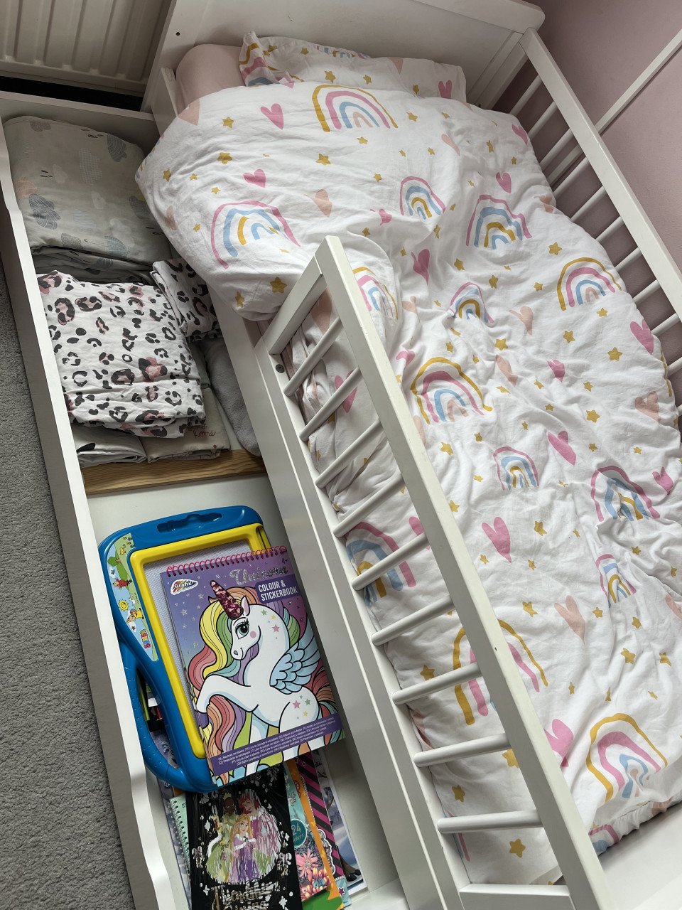 Peuterbed inclusief matras en lade