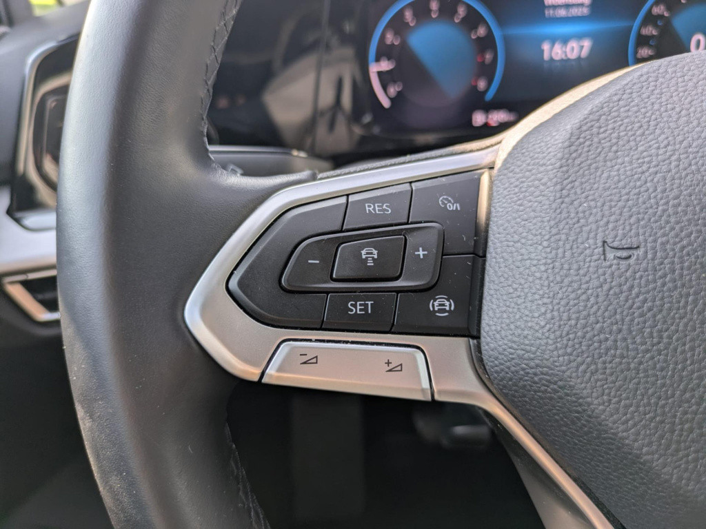 Volkswagen Golf 1.0 tsi life business | trekhaak | camera | carplay | acc |