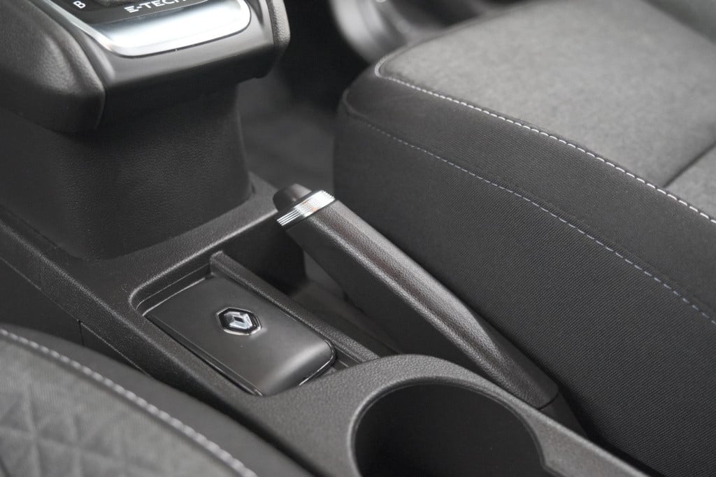 Renault Captur 1.6 e-tech full hybrid 145 techno | trekhaak | navigatie | p