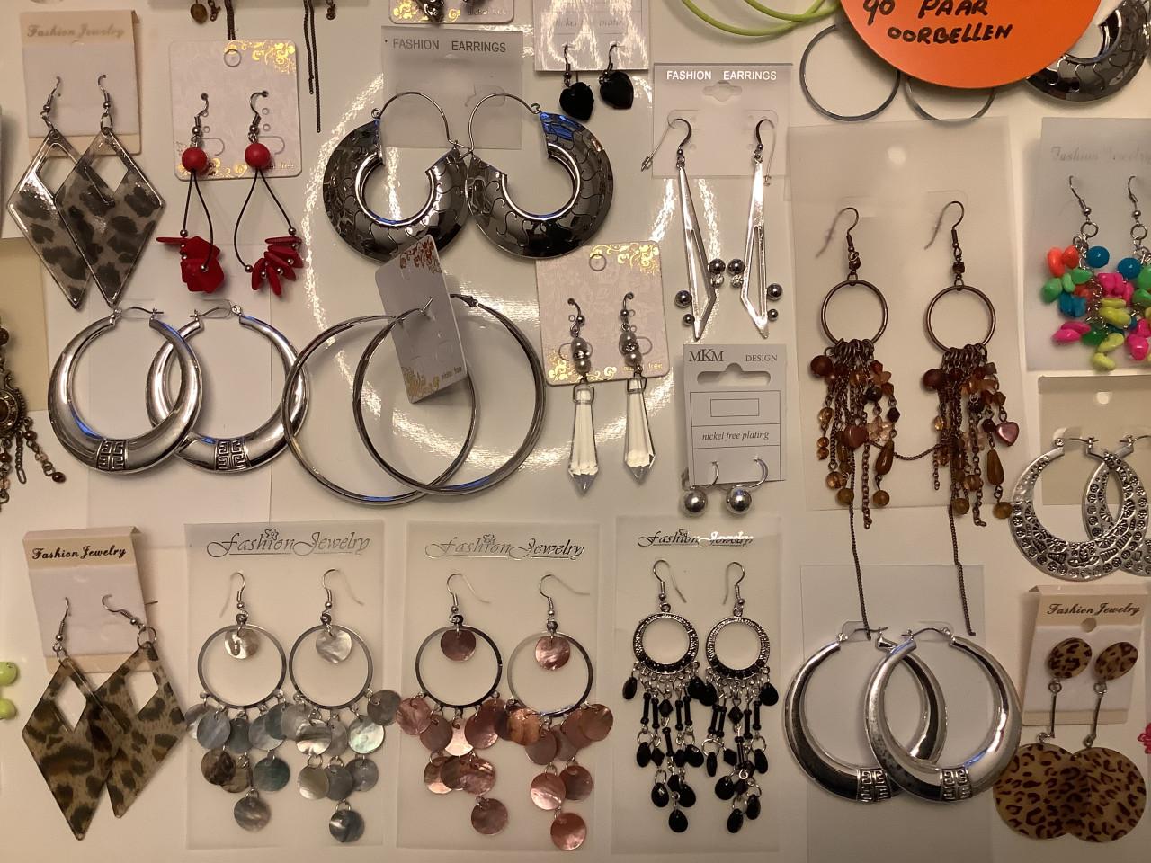 Partij prachtige oorbellen. (Partij 40)