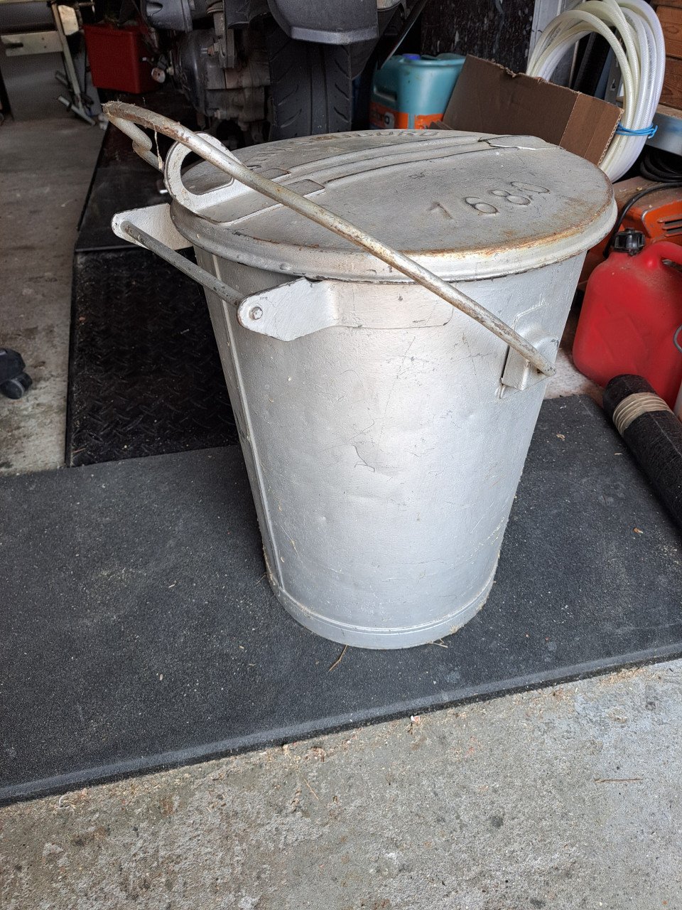 Brocante Vuilnisbak  Oost en West Souburg