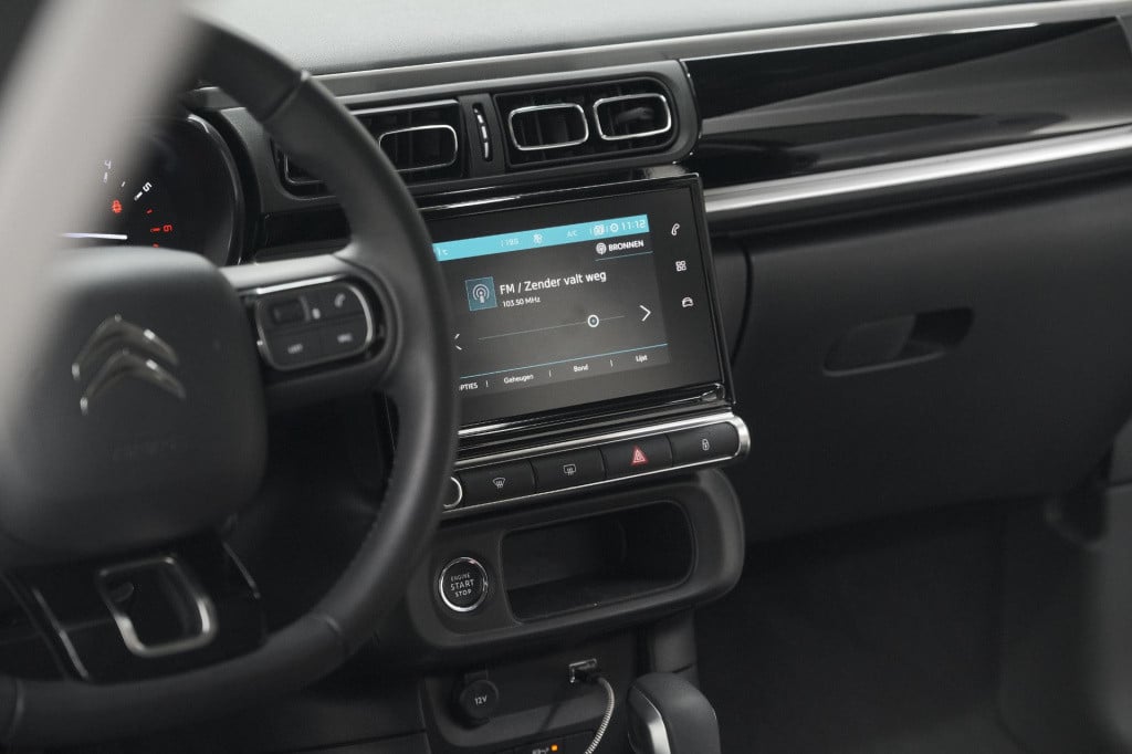 Citroen C3 puretech 110 eat6 max | camera | parkeersensoren | navigatie | a