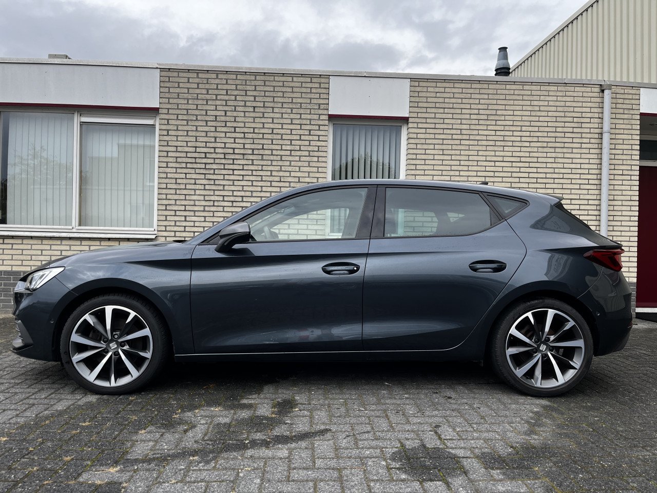 Seat Leon 1.5 eTSI FR Carplay, NIEUW APK, E-Hybride, Camera