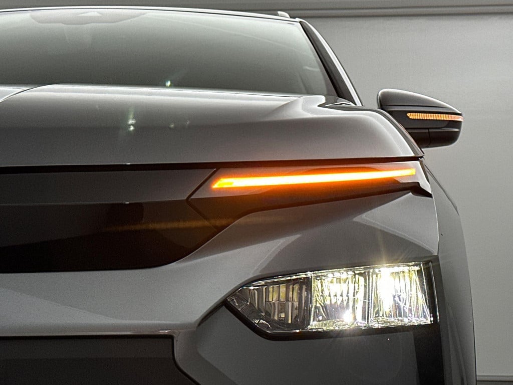 Skoda Elroq business edition tour elektromotor 210 kw / 286 pk