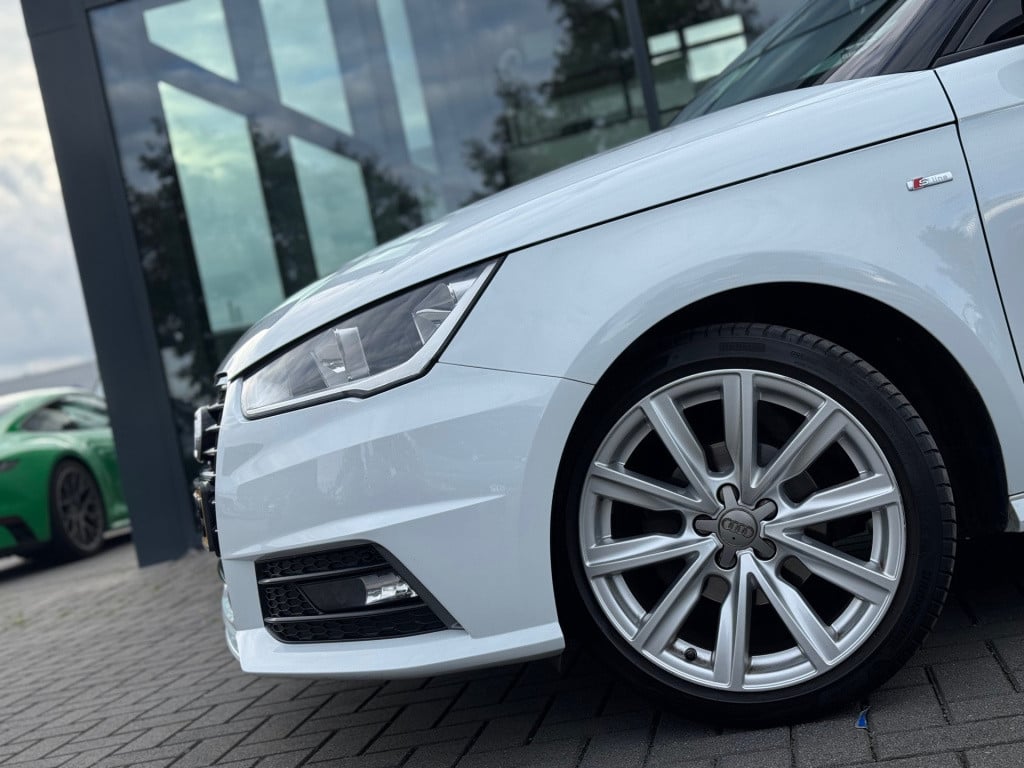 Audi A1 Sportback 1.0 tfsi s-line * navigatie * cruise control * nap