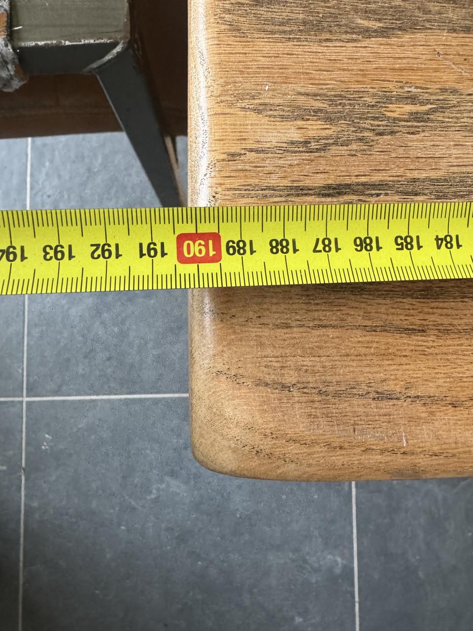 Eikenhouten kloostertafel