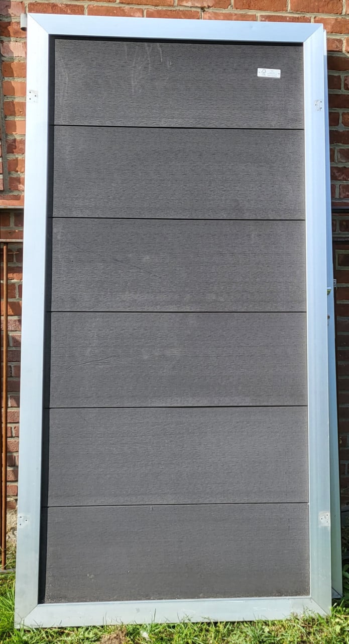 Kunststof schuttingen en poort