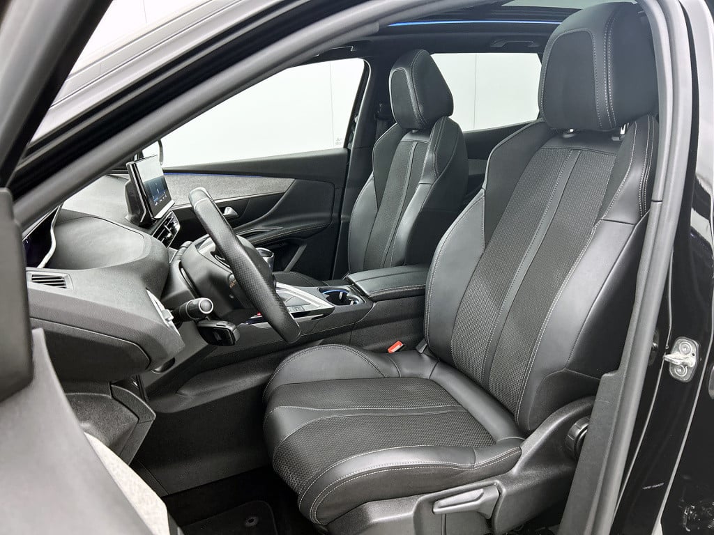 Peugeot 3008 130 pk gt black pack | rijklaar | panorama schuif / kanteldak 