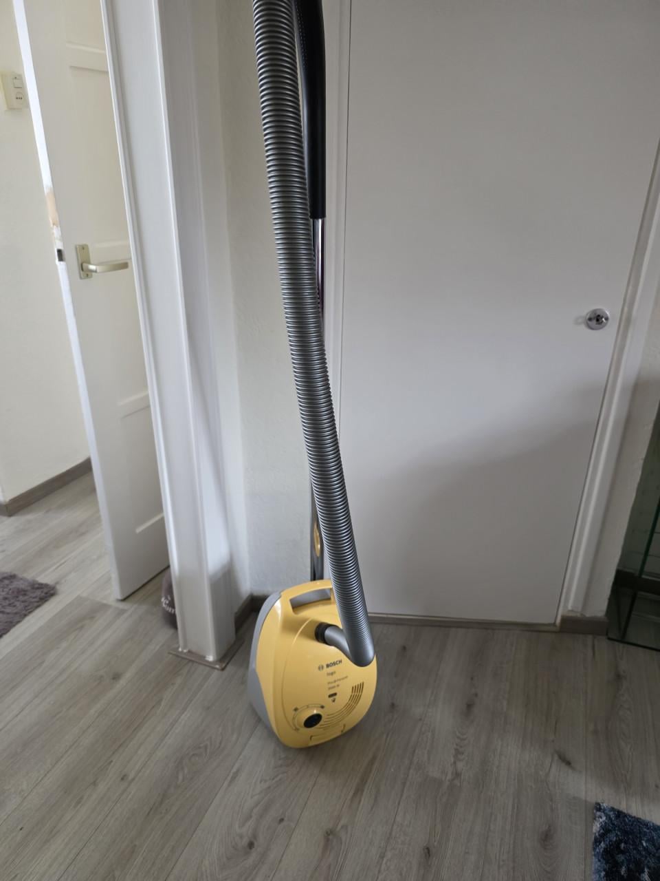 Stofzuiger BOSCH 220V-1800W- max 2000W-FD9403