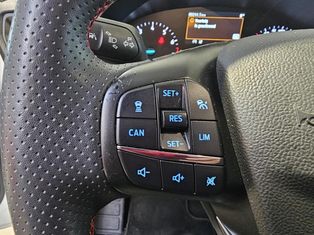 Ford Focus wagon 1.0 ecoboost hybrid st line x