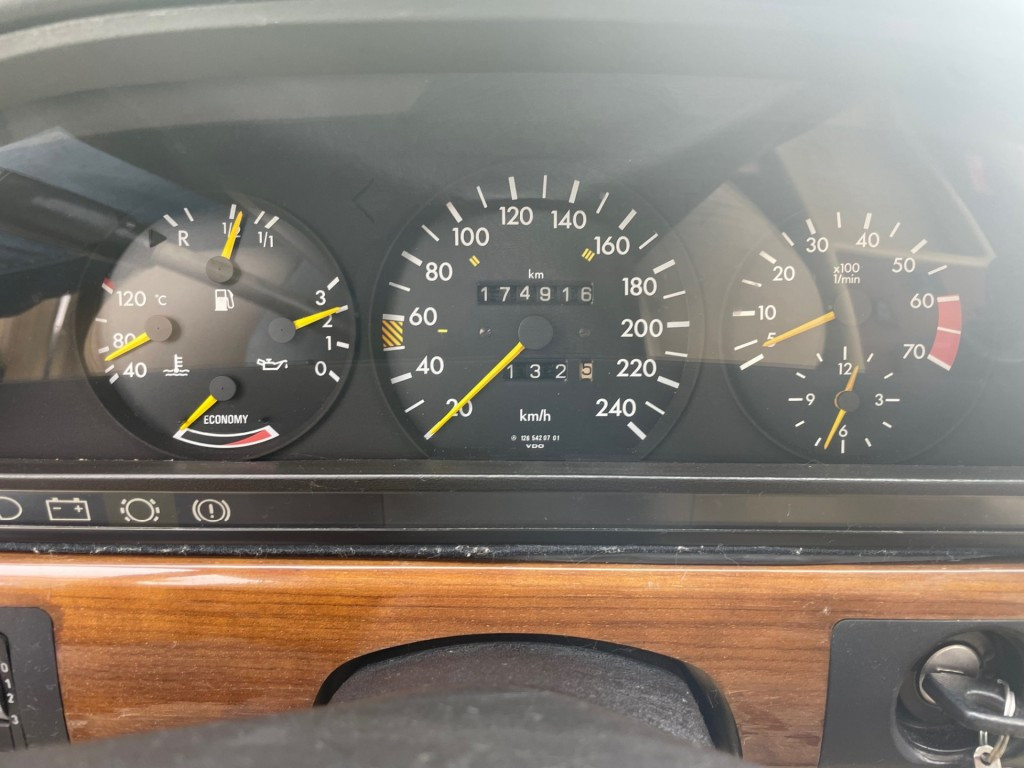 Mercedes-Benz S-klasse w126 petroleum groen