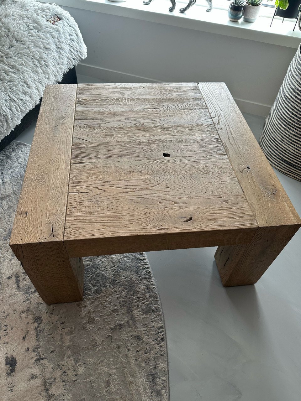 Lucano salontafel eikenhout 70x70x35