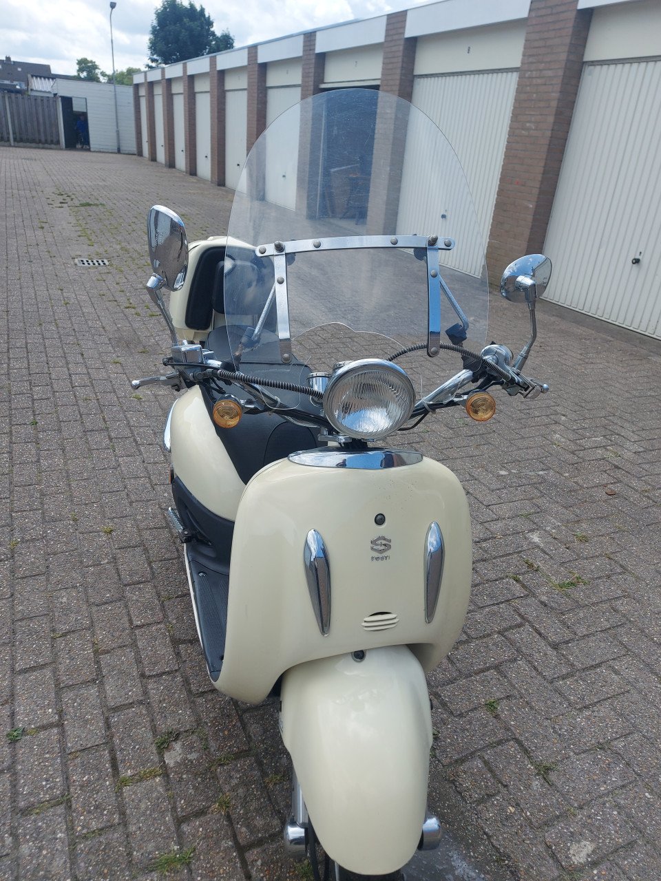 Mooie Scooter Fosti