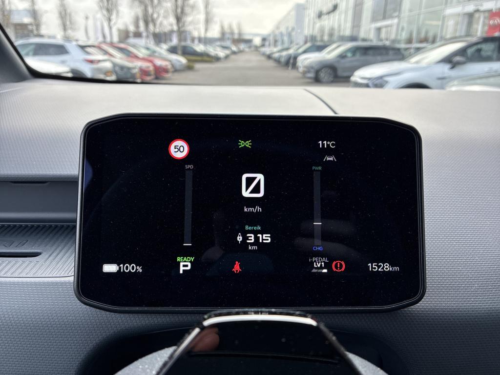 Kia Pv5 l2h1 essential 71.2 kwh | demonstratieauto | houten vloer en wanden