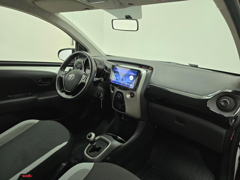 Toyota Aygo occasion 1.0 vvt-i x-play | tweedehands toyota aygo wit | autom