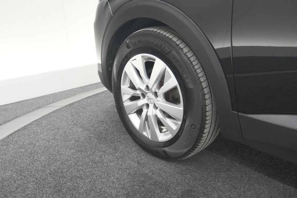 Peugeot 5008 puretech 130 eat8 active pack | 7 zitplaatsen | camera | navig