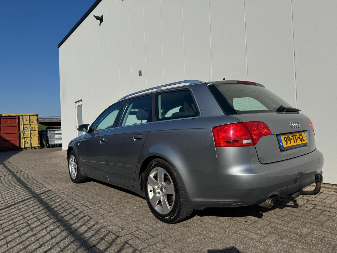 Audi A4 1.8 turbo pro line met een vol jaar APK!