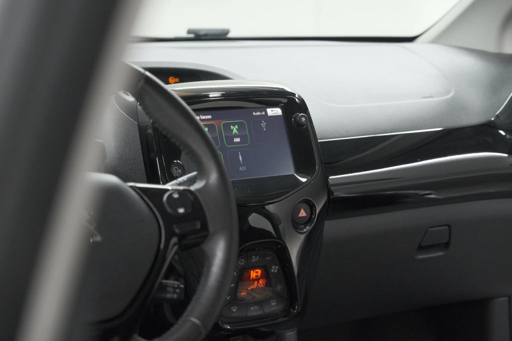 Peugeot 108 1.0 e-vti allure | unieke kilometerstand | camera | climate con