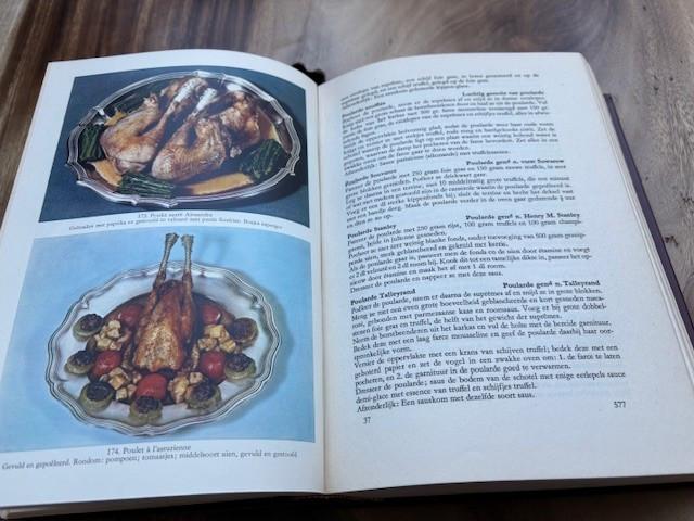 Unieke set Auguste Escoffier Handboeken