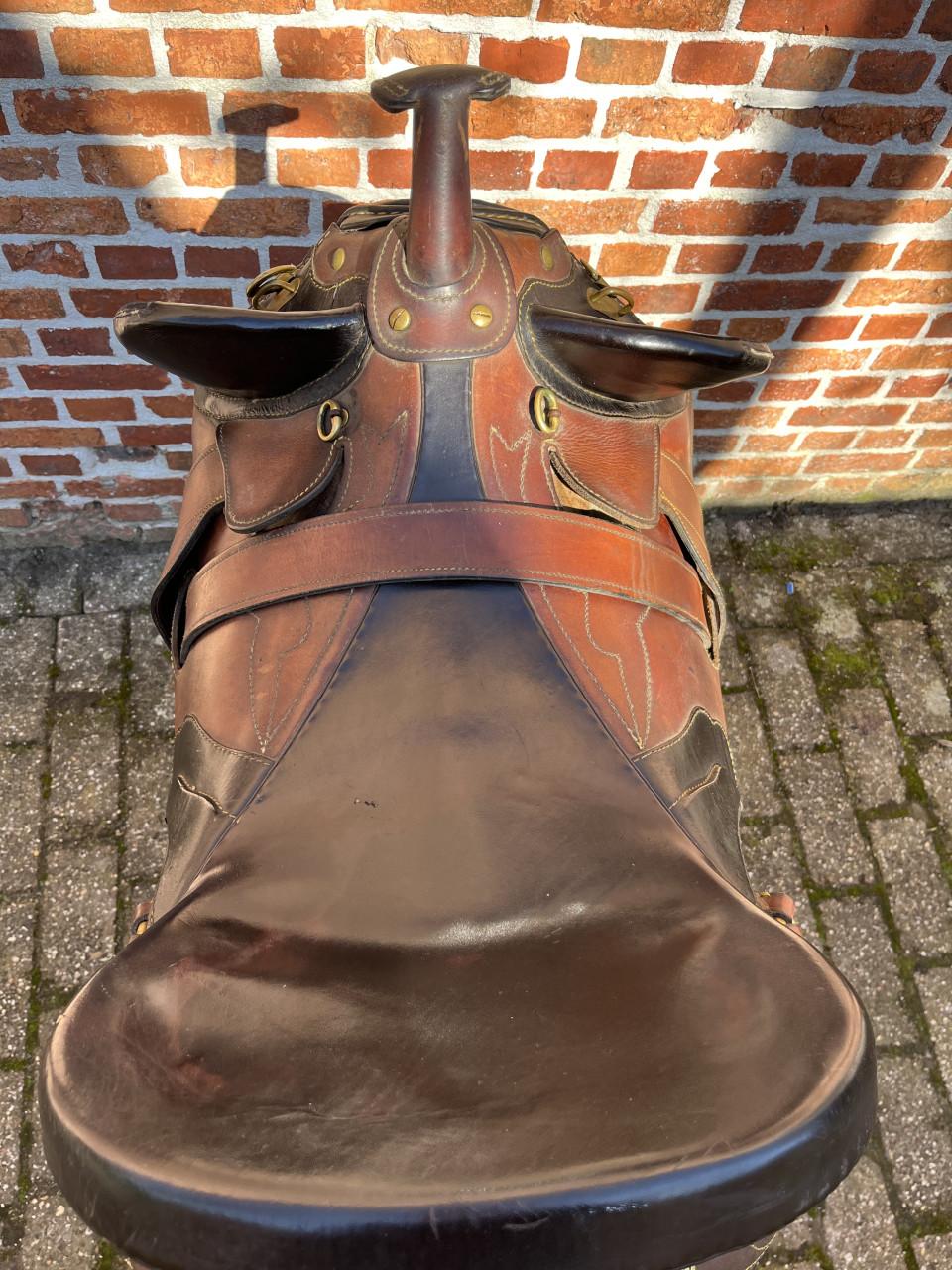 Australian stock saddle