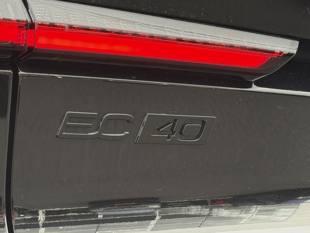 Volvo Ec40 extended range plus black edition