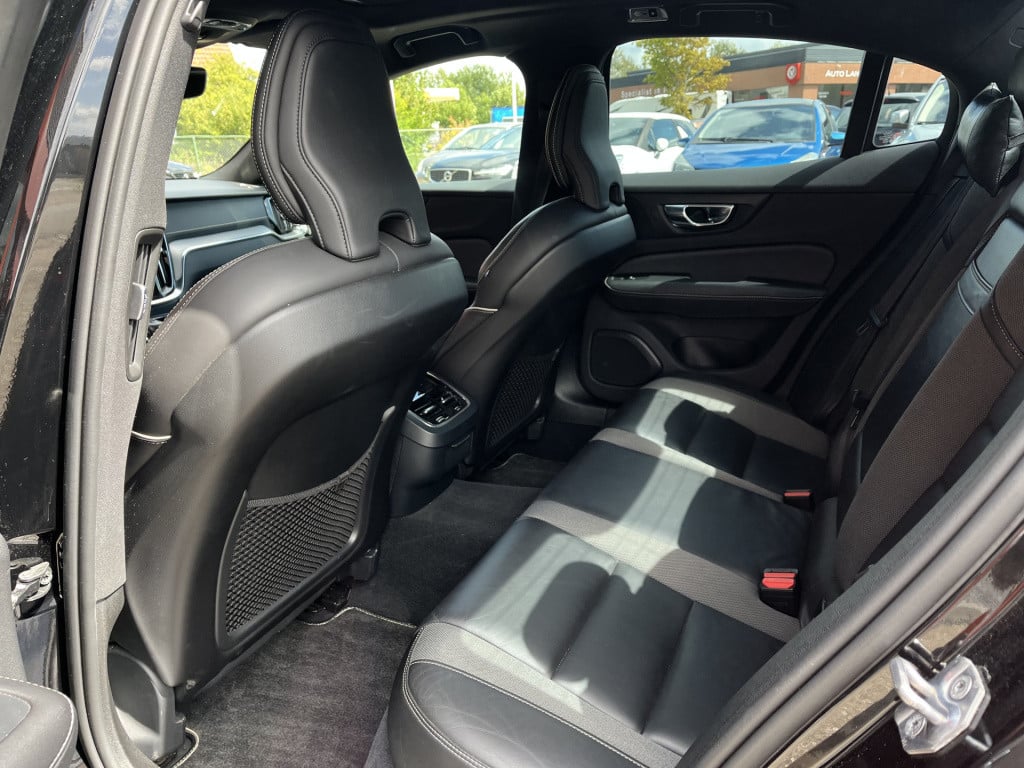 Volvo S60 2.0 t5 r-design | pano | pilot assist | head-up | carplay | stuur