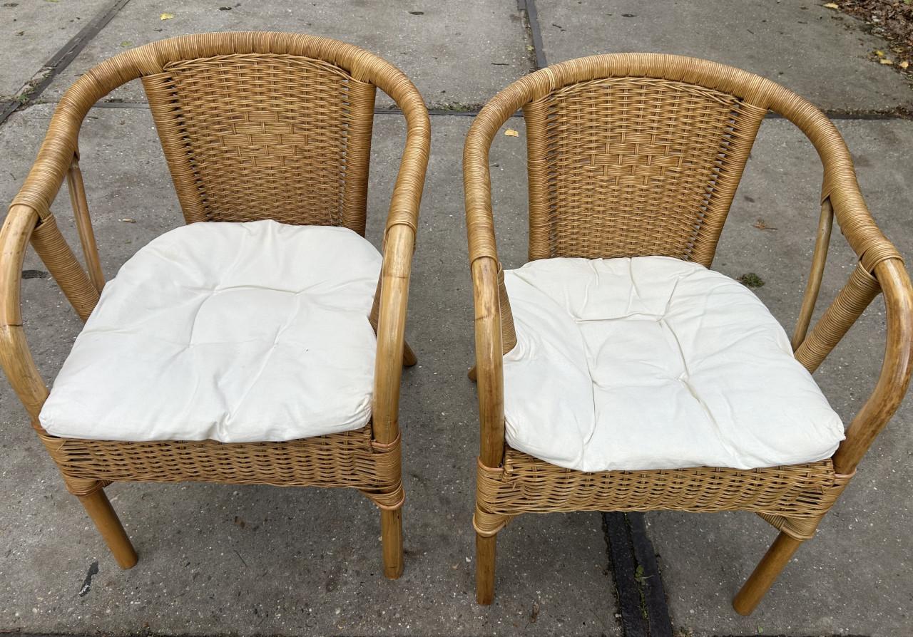 2 Rotan stoeltjes