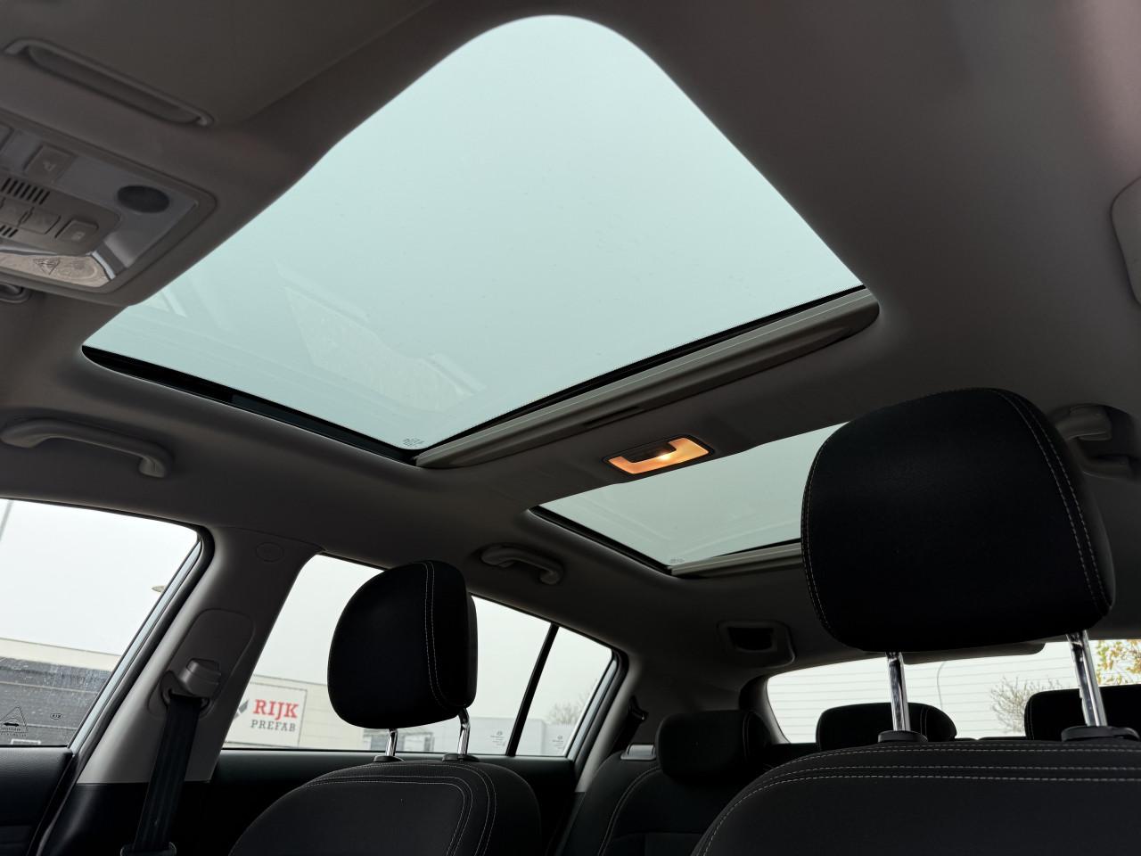 Kia Sportage - 1.6 GDI DynamicLine | Pano | Stuurverwarming|Trekhaak