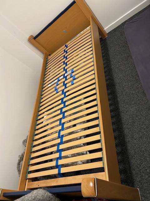 Eenpersoonsbed 200x90 cm met lattenbodem