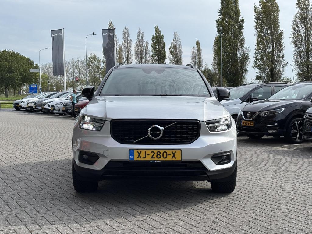 Volvo XC40 2.0 t4 r-design