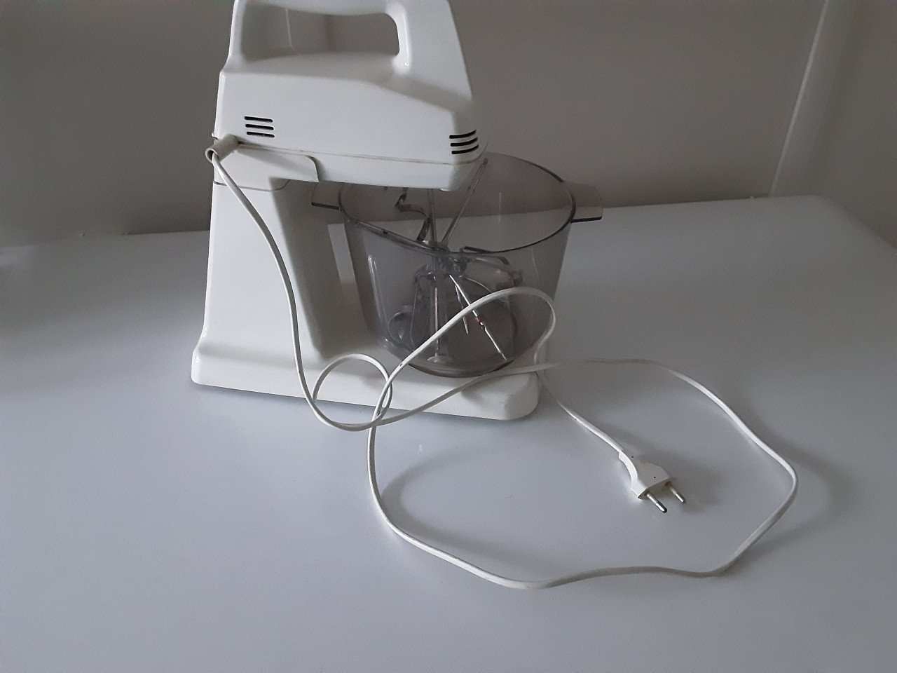 Mixer met kom en standaard