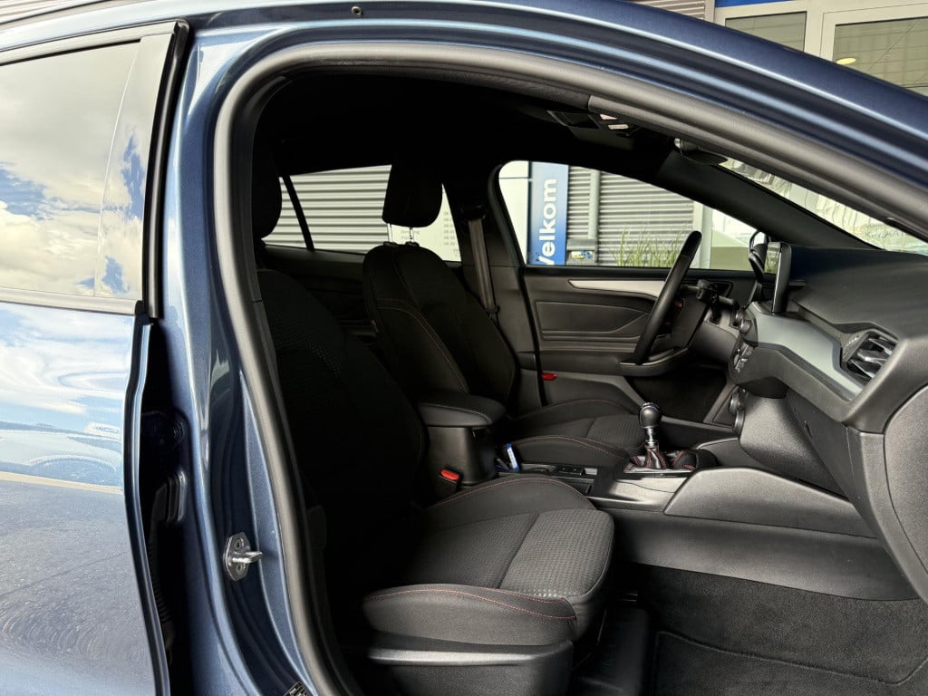 Ford Focus wagon 1.0 ecoboost hybrid st line style 17'' lmv | trekhaak | ke