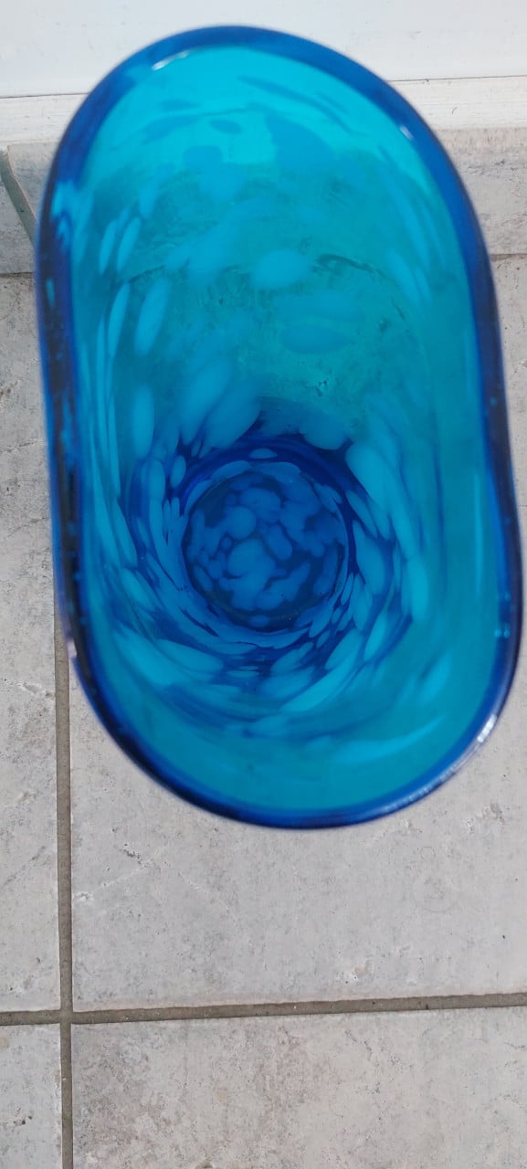 Blauwe glazen vaas