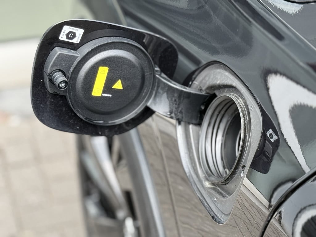 Volvo XC60 t8 455pk recharge ultra black ed| pano| 360 camera| stoel.vent|