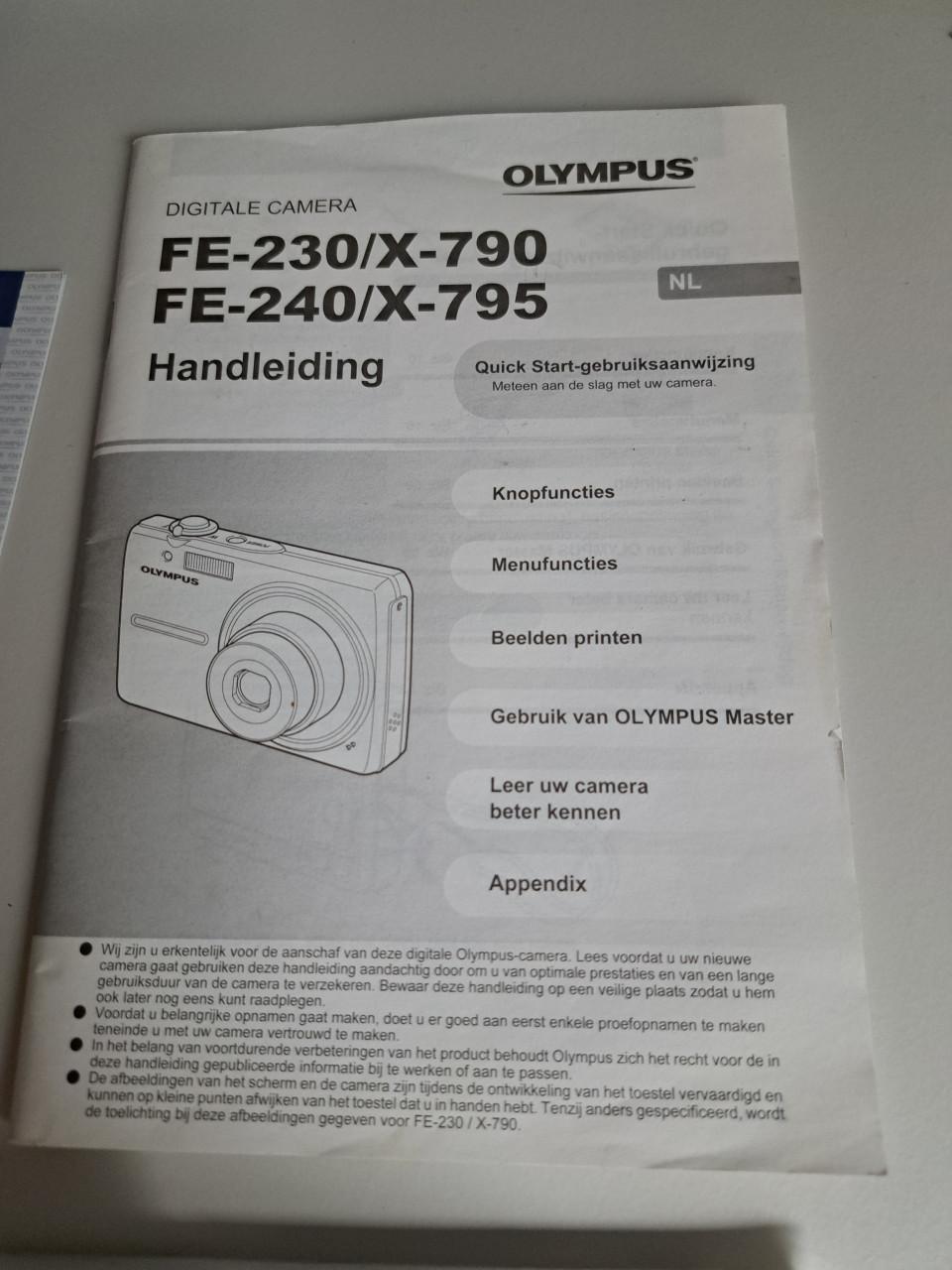 Lympus X-790 is een robuuste, waterdichte 7.1 megapixel compact camera.