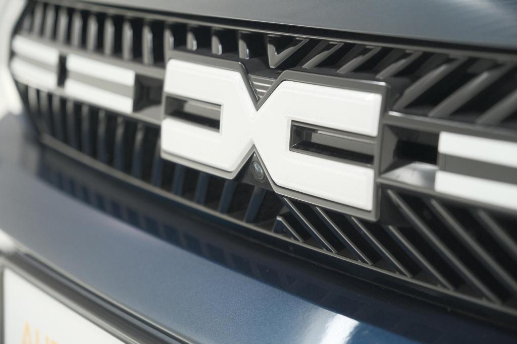 Dacia Bigster 1.8 hybrid 155 journey | 360 camera | pack winter | schuif-/k