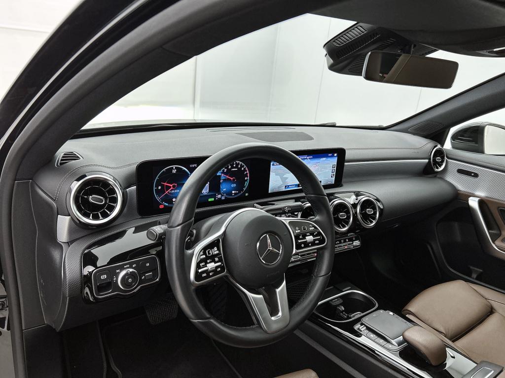Mercedes-Benz A-Klasse 250 e business solution amg | panoramadak | cruise c